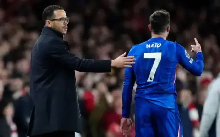 Gary Neville Confident in Chelsea’s Top-Five Finish Despite Arsenal Setback