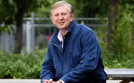 Australian Broadcasting Legend Dennis Cometti Dies at 76