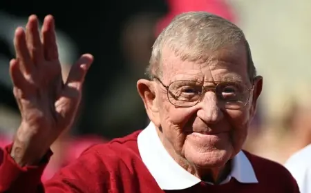 Lou Holtz Cause of Death: Notre Dame Legend Dies at 89 in Orlando