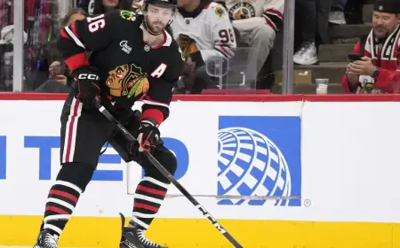 Oilers Pursue Trade for Blackhawks’ Dickinson: Report
