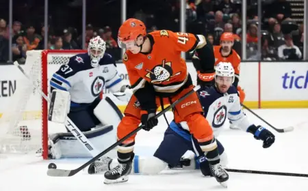 Beckett Sennecke Tops Rookie Scoring, Set to Challenge Calder Contenders