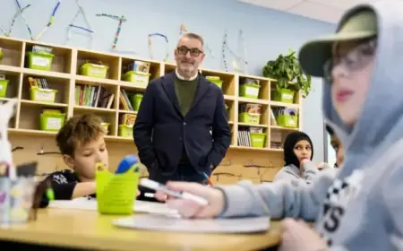 Ontario Education Minister Urges Return to Paper Report Cards