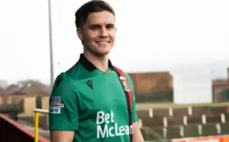 Bills Secure Trade to Acquire Bears’ WR DJ Moore, Sources Confirm