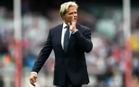 Hawthorn Legend Signs with Channel 9