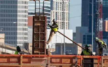 US Economy Sheds 92,000 Jobs in February as Unemployment Hits 4.4%