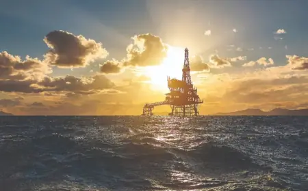 FTSE 100 Slips on Oil Tension; Khan Engages Anthropic AI