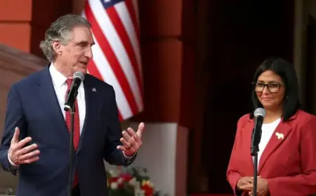 U.S. and Venezuela Reestablish Diplomatic Ties After Four-Year Hiatus