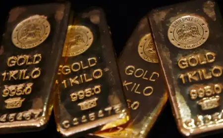 Gold Rises Post-US Payrolls, but Faces First Weekly Decline in Five