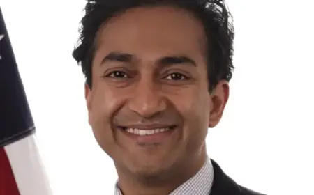 F.D.A. Vaccine Official Resigns Amid Controversy