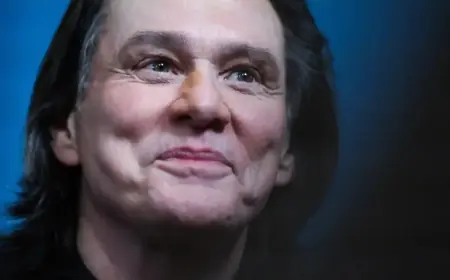 Top Plastic Surgeon Analyzes Jim Carrey’s Facial Features