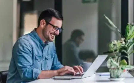 Hawks Worry as Star Shines Brightly Before Hollywood Elite – Live AFL