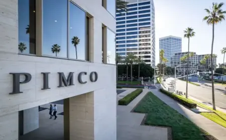 Pimco Predicts Imminent Default Cycle for Private Debt