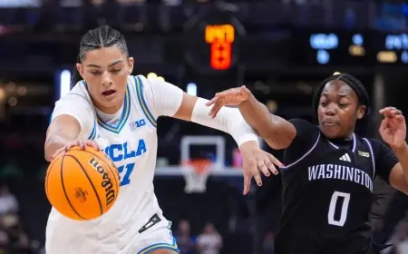 Lauren Betts Leads UCLA to 78-60 Win Over Washington, Extends Streak to 23 Games