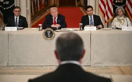 Trump Hosts College Sports Roundtable; Talks Extend, Solutions Lacking