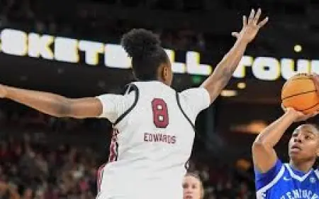 Joyce Edwards Helps South Carolina Cool Off Clara Strack in 87-64 Win Over Kentucky