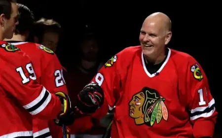 Beloved Broadcaster and Ex-Blackhawks Center Troy Murray Dies at 63
