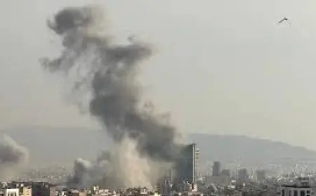 Marsha Blackburn and unavailable reporting on war powers headlines