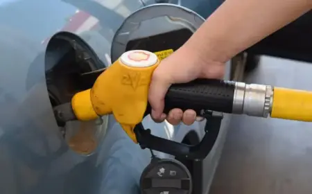 Panic Buying Amid War Forces Fuel Rationing by Wholesalers