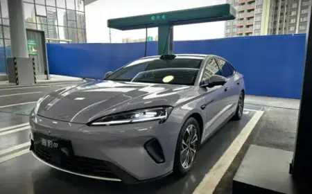 BYD’s Blade Charges Fast, Challenges Nio’s Battery Swap Legacy