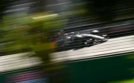 Oscar Piastri crashes on the way to the grid at 2026 Australian Grand Prix