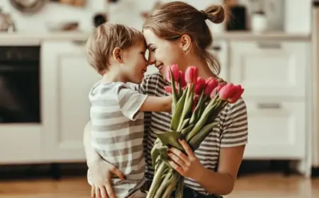 Shoppers Pivot to Curated Mothers Day Picks as Guides Spotlight Brands