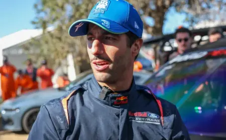 Supercars Fans See Daniel Ricciardo Join Ford–Red Bull Crossover at Albert Park