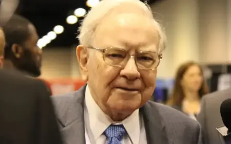 Warren Buffett Sells $4.5 Billion in AI Stocks, Buys into New Position