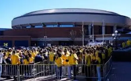 Jeremy Fears Jr Issued Dead-Ball Technical for Kick to Elliot Cadeau
