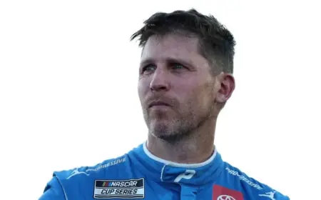 Denny Hamlin returns to Phoenix carrying last season’s title heartbreak