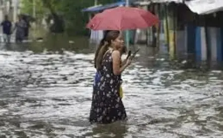 Weather Today: Kolkata Braces for Thunderstorms as Bengal Districts Face Warnings
