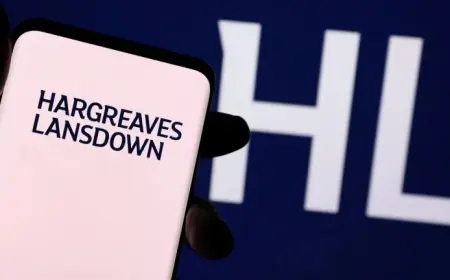 Hargreaves Lansdown delays fee-cap hike for select clients after backlash