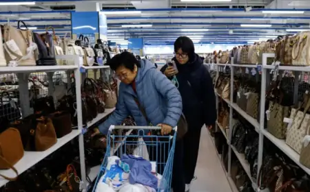 China Inflation Peaks in 3 Years Amid Holiday Surge; Producer Deflation Persists