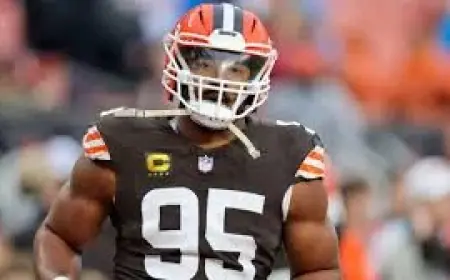 Patrick Mahomes falls outside 2026 top quarterback pay as Prescott leads at $60 million