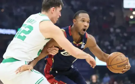 Cavs Fail to Score, Miss All 14 Three-Pointers in Second Quarter