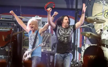 Boston’s Veteran Singer Tommy DeCarlo Passes Away at 60