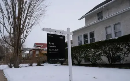 US Home Sales Surge in February as Buyers Capitalize on Lower Mortgage Rates