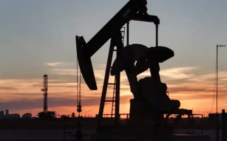 US Oil Prices Surge $3 Amid Middle East Supply Crisis