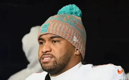 Tyreek Hill Predictably Reacts to Tua Tagovailoa Joining New Team