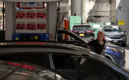 U.S. Gas Prices Surge for 11th Day as Oil Prices Climb