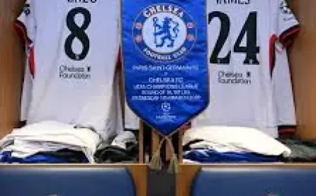 Pedro Neto remains as Chelsea reshuffles side for Paris trip