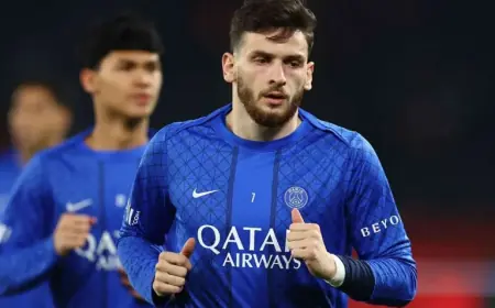 Kvaratskhelia’s quiet life off the pitch meets Champions League nights in Paris