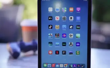 iPhone Fold Rumor: Multitasking Revealed, Lacks iPad Apps and Face ID