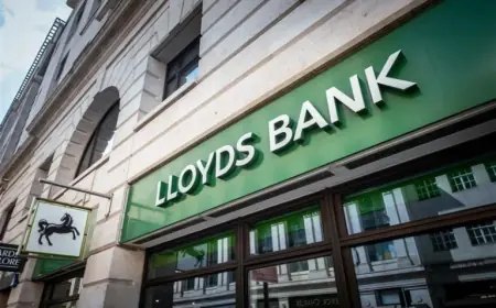 Lloyds App Glitch Exposes Other Users’ Transactions, Pointing to Operational Risk
