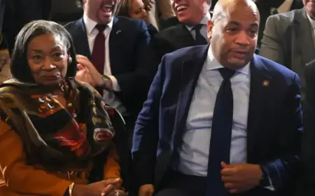 NY Lawmakers Support Mamdani’s Tax Proposal, Setting Up Hochul Showdown