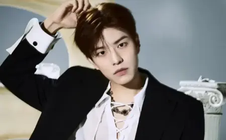 Stray Kids’ Seungmin Attends Fan Meeting in Limited Role Due to Injury