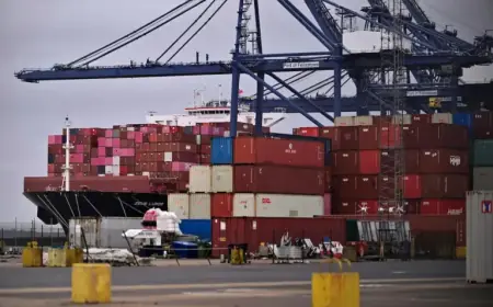 White House Weighs Waiving Shipping Rules to Lower Energy Costs