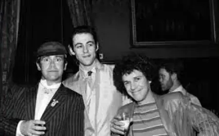 Leo Sayer recalls Elvis phonecall before the King’s death