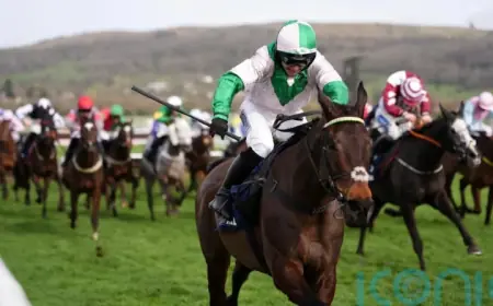 Jonjo O’neill and AJ celebrate Wilful’s County Hurdle turnaround