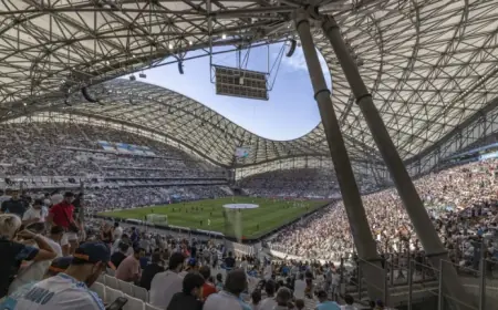 Virage Sud banner forces Marseille Fc to confront Vélodrome silence