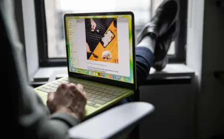 Macbook Neo Teardown Reveals Gap Between Apple’s Pitch and PC Reaction